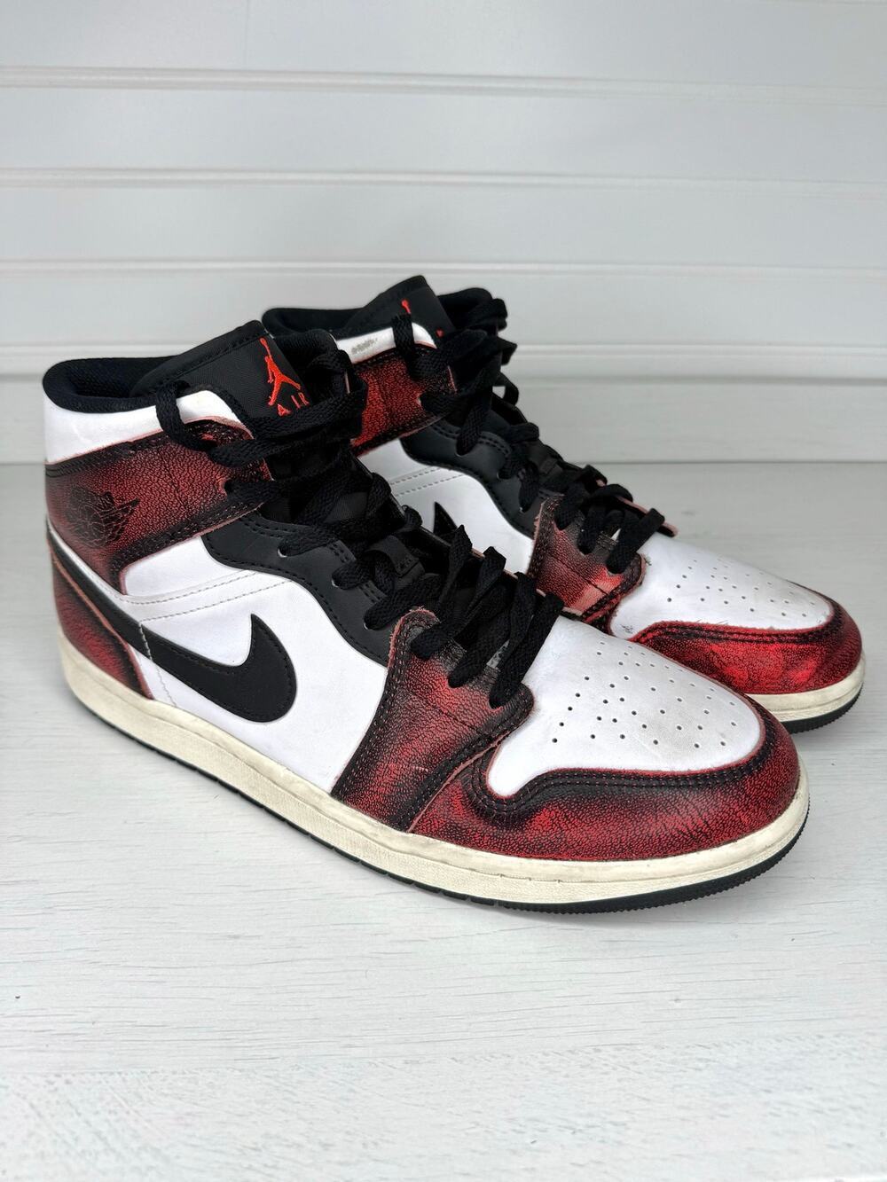 Air Jordan 1 Mid SE Wear-Away Chicago Infrared Size 11 Pre-owned DV9565-006